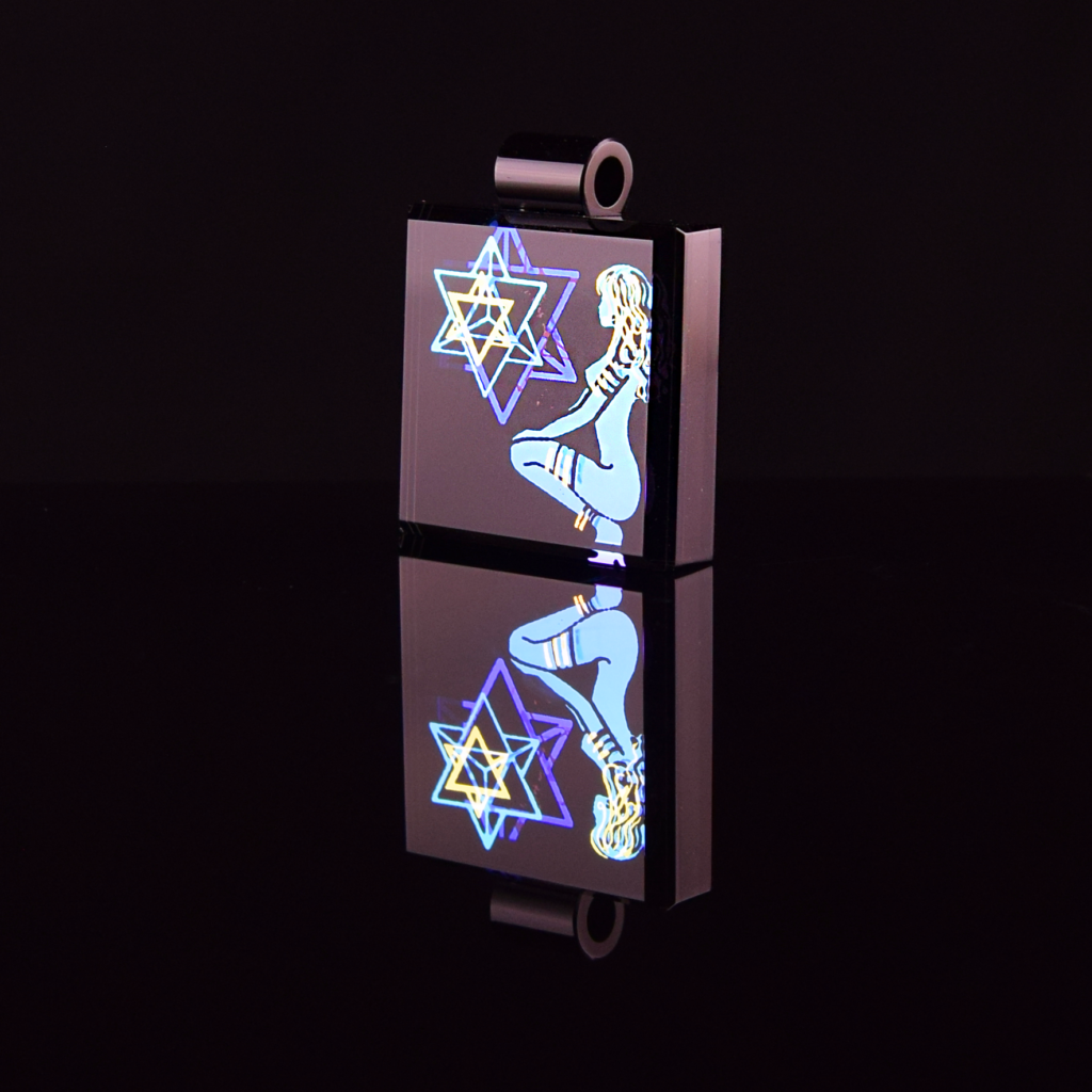 Boro Barto's Layered Cube Creations

Glass Pendants